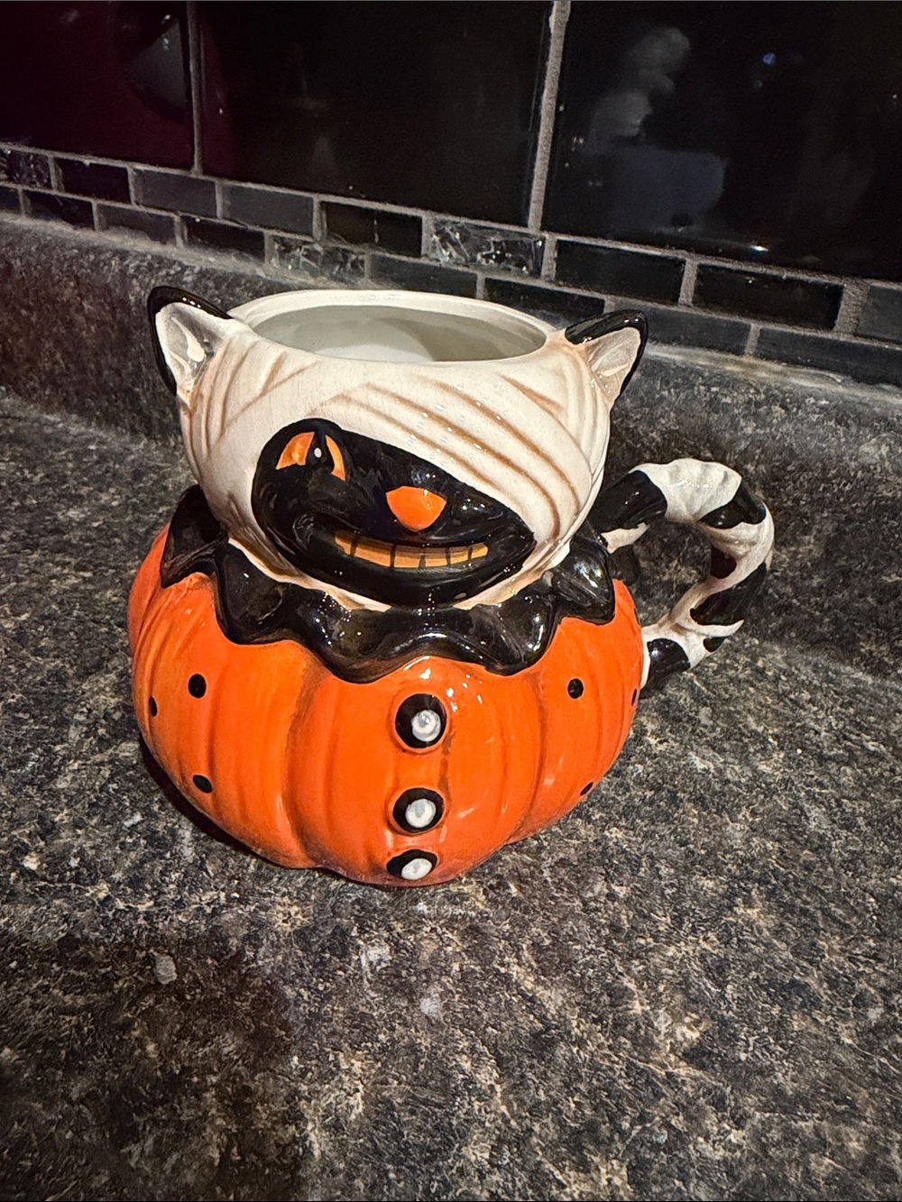 Mummy cat mug